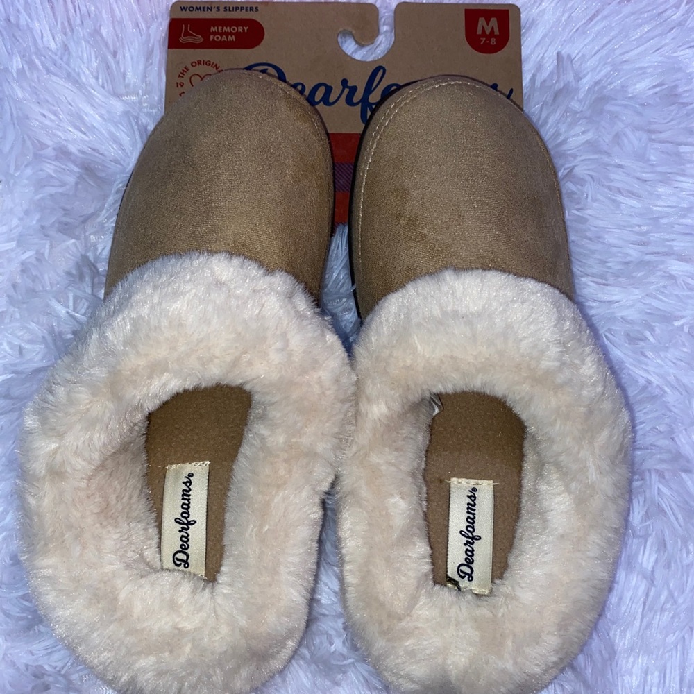 Dear foam slippers size 7-8